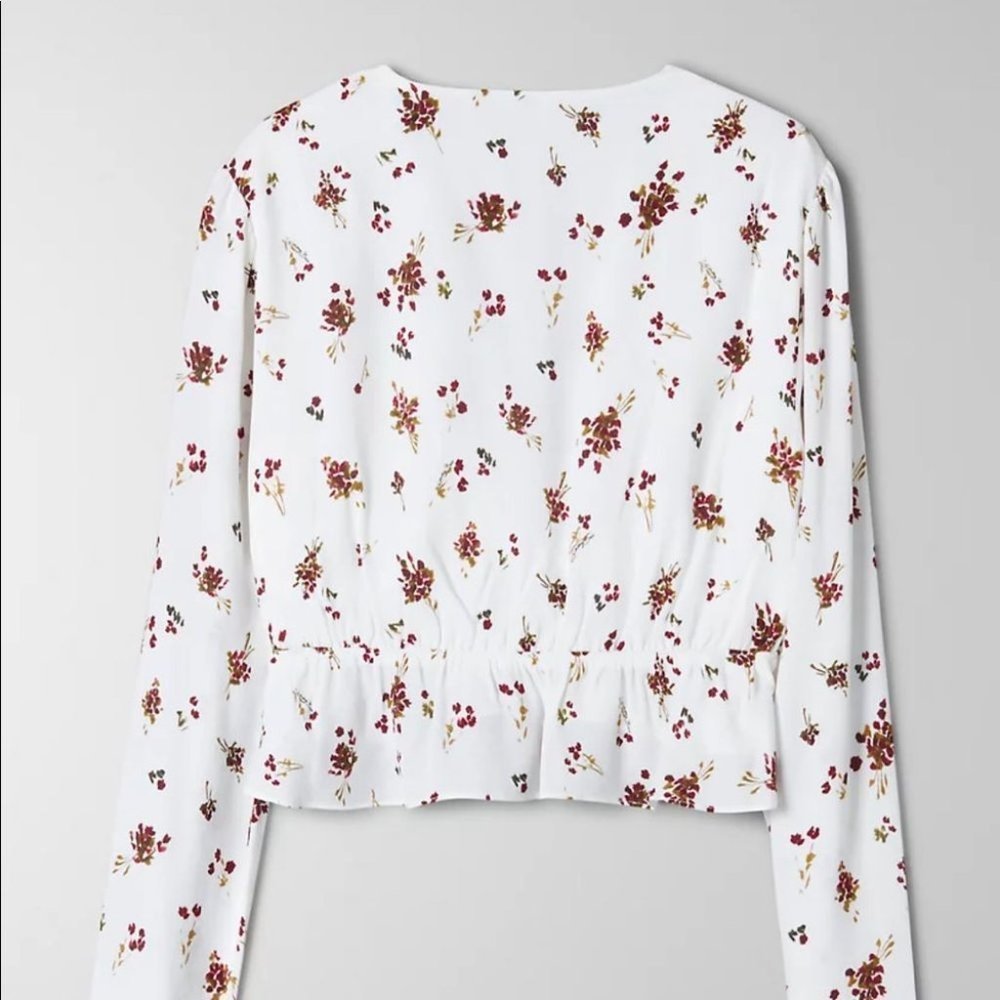 Aritzia Sunday Best New Cropped Tie Front Blouse Floral - Picture 4 of 16